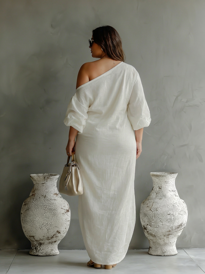 Elegant Flydende Kjole i Elfenben Hvid med Off-Shoulder