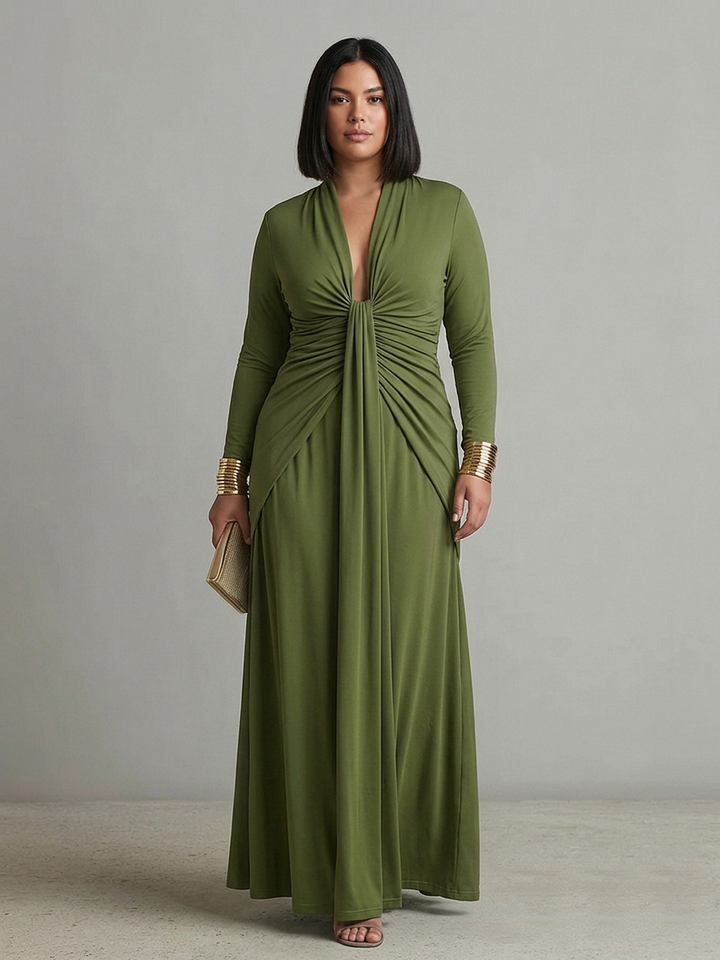 Petra Green Lang Kjole i Stretch Silke med Dybt V-Hals og Flæsedetaljer, Glamour Maxi Kjole