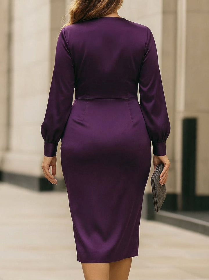 Soleil | Dyb Plum Satin Indpakning Midi Kjole