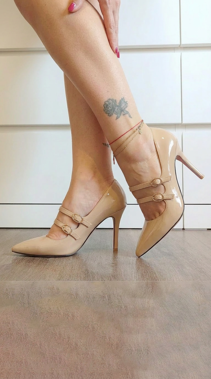 LUCIENNE STRAP PUMPE