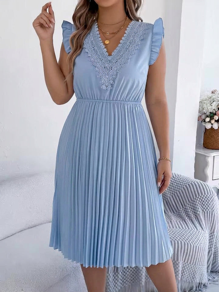 Briony – Casual V-Hals Maxi Kjole med Blonder