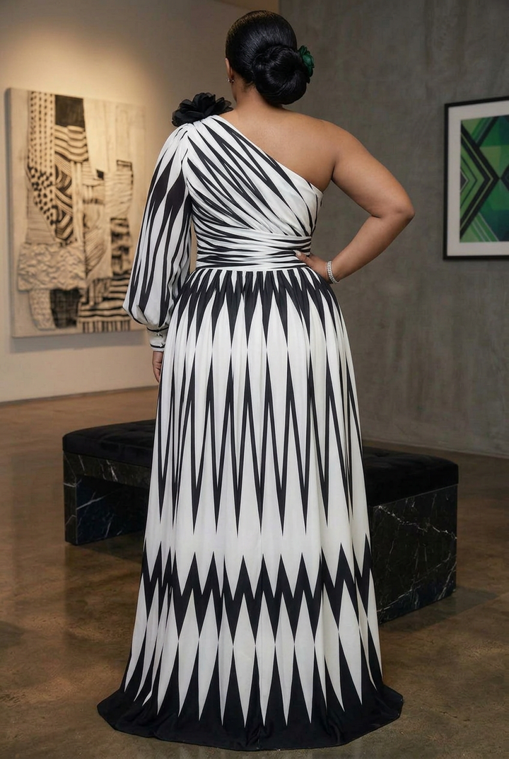 Tabitha - Elegant Stribet Maxi Kjole med Én Skulder