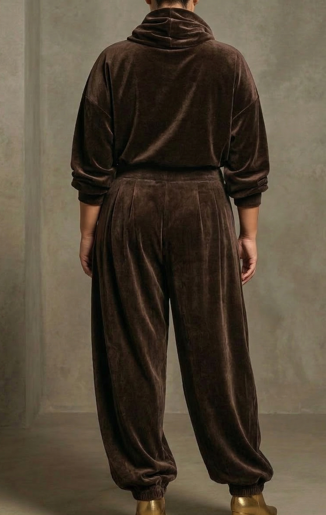 Vintage brun velour hoodie og løse bukser sæt (Inkluderer bælte)